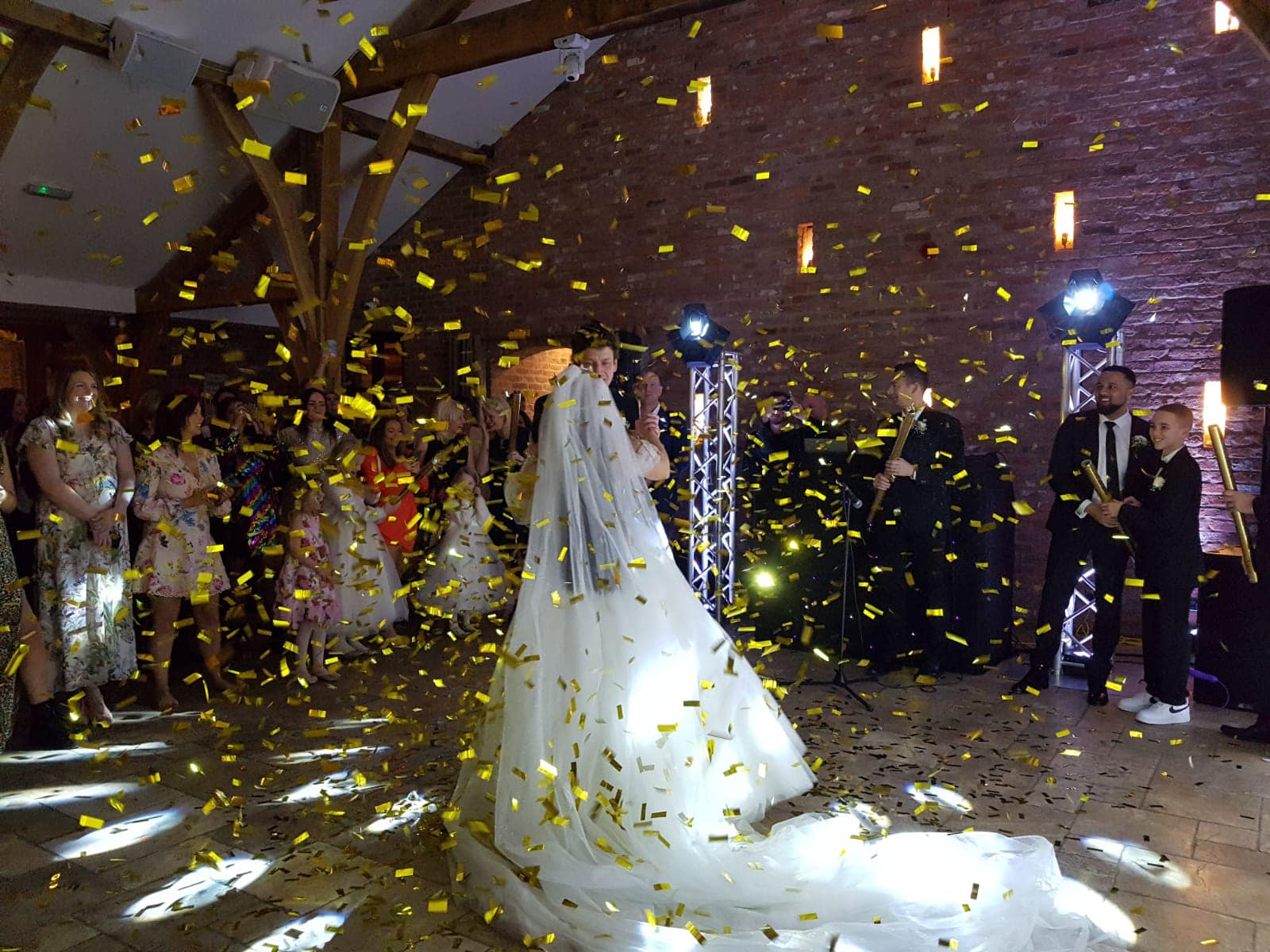 Bride & Groom confetti